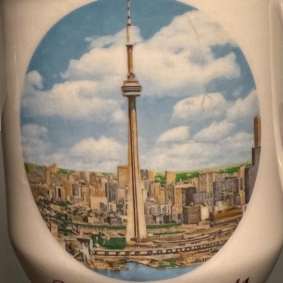 Vintage TORONTO CANADA Souvenir Mug w/ Full Color Cityscape ~ Irwin Specialties - Picture 2 of 9
